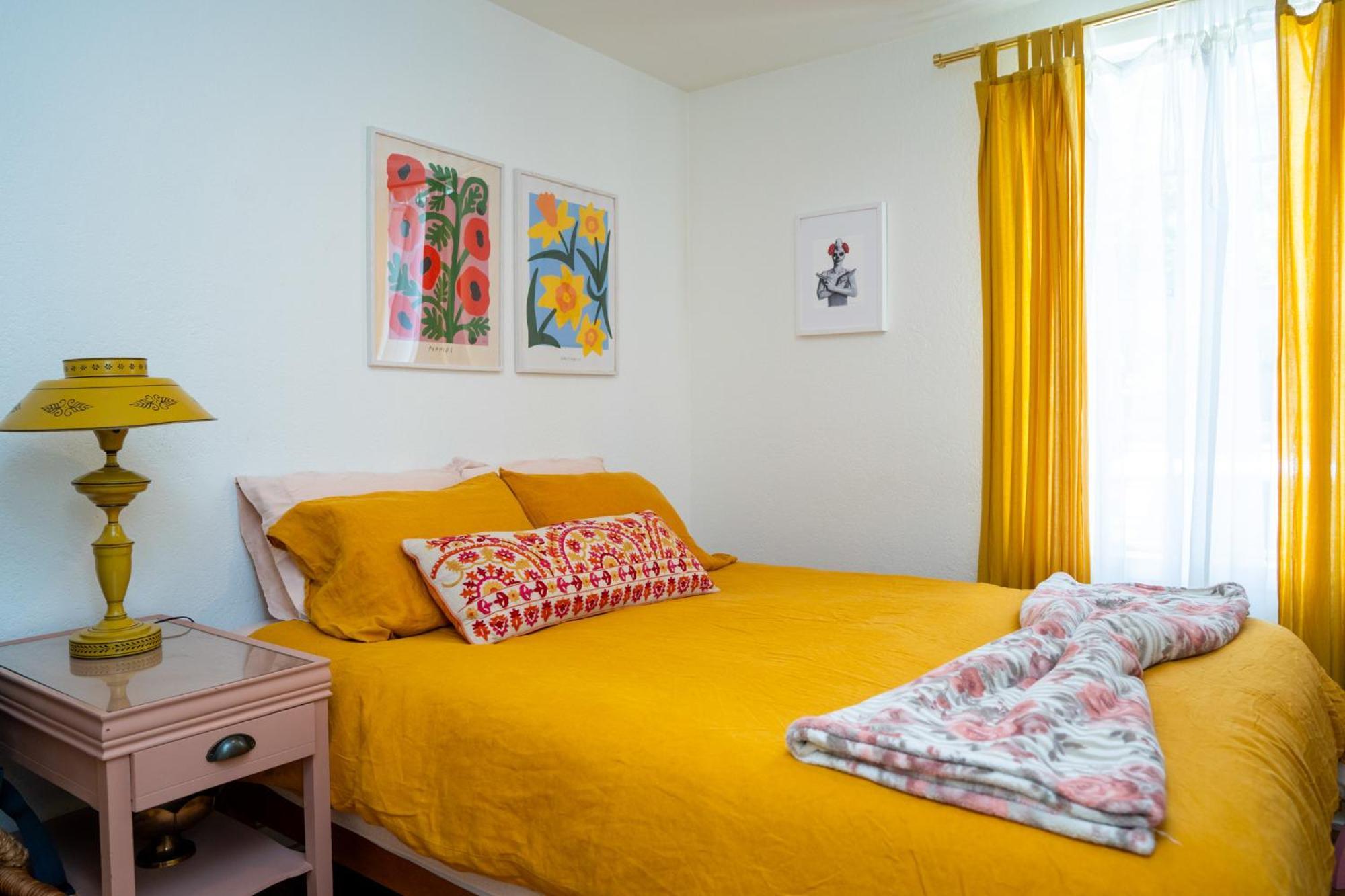 Stylish, Artsy Bungalow Central Eastside Austin Exterior foto